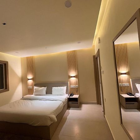 נייניטל Spruce Hill Hotel & Restro מראה חיצוני תמונה