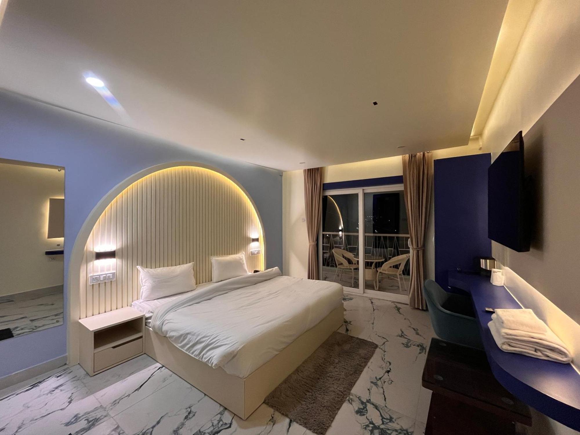 נייניטל Spruce Hill Hotel & Restro מראה חיצוני תמונה