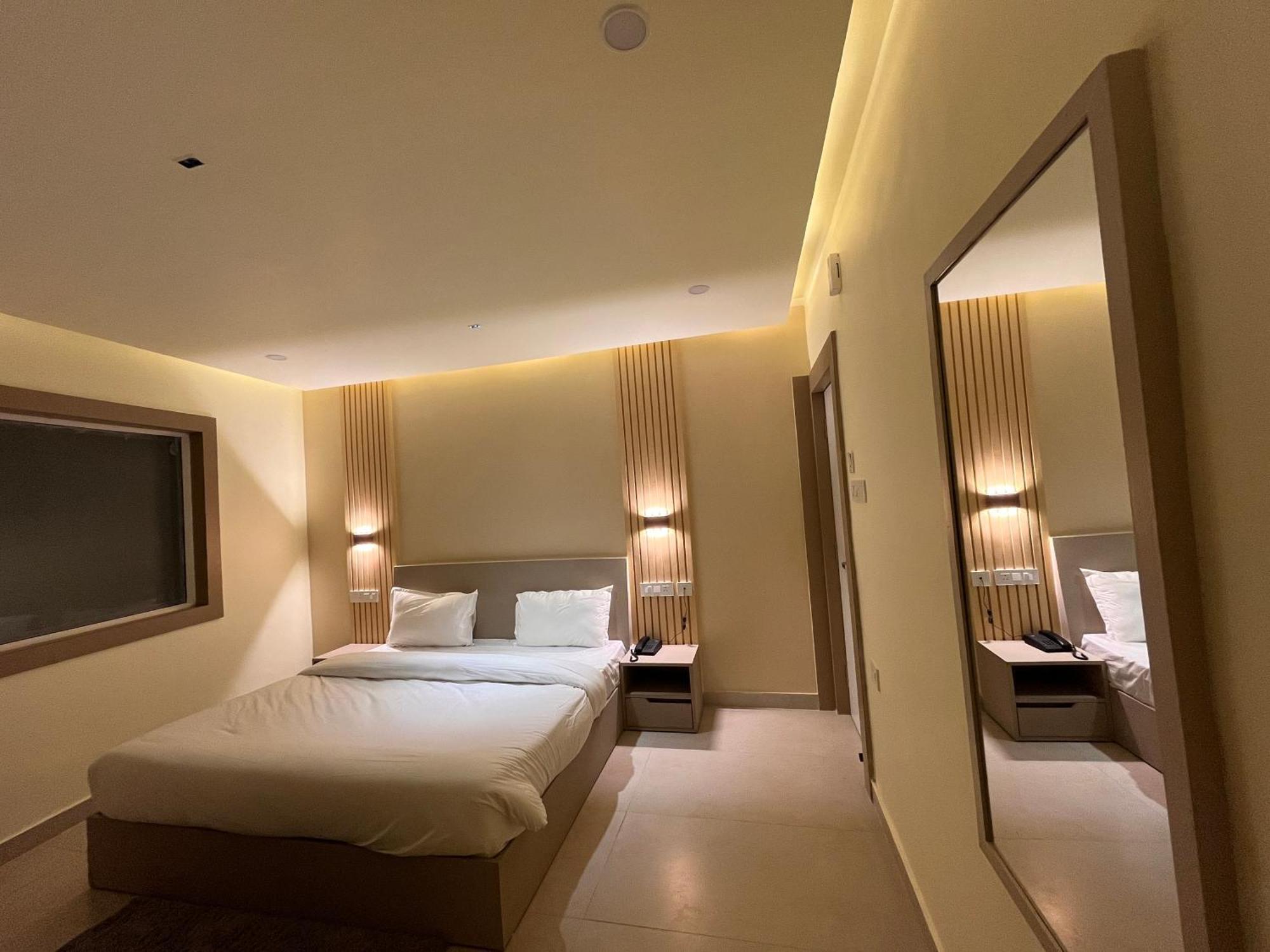 נייניטל Spruce Hill Hotel & Restro מראה חיצוני תמונה