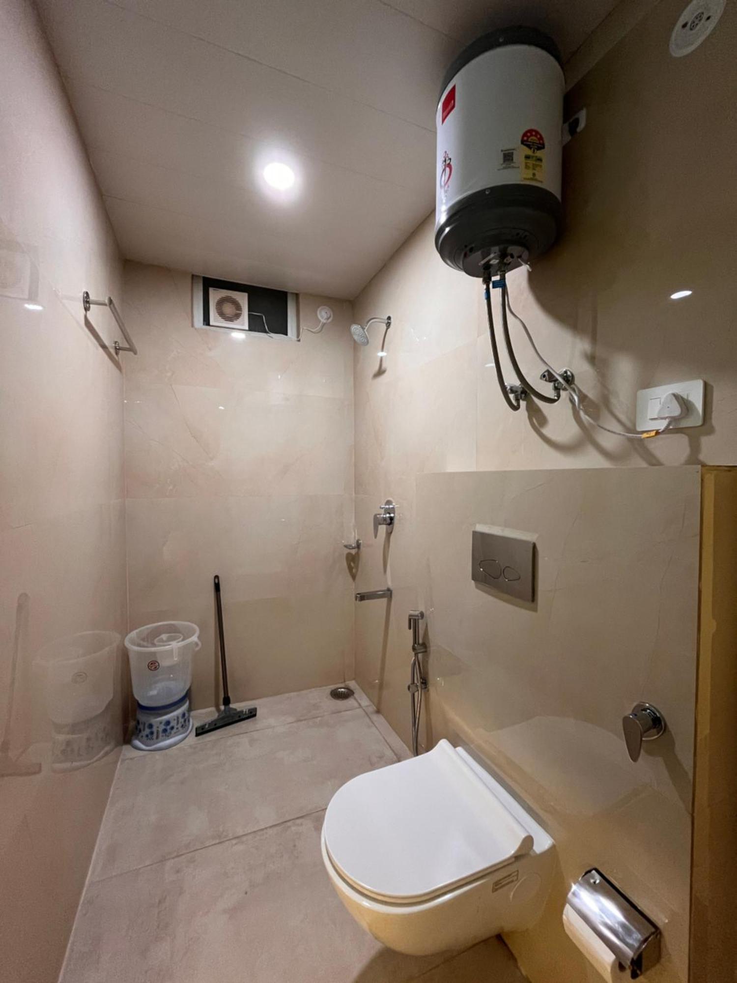 נייניטל Spruce Hill Hotel & Restro מראה חיצוני תמונה