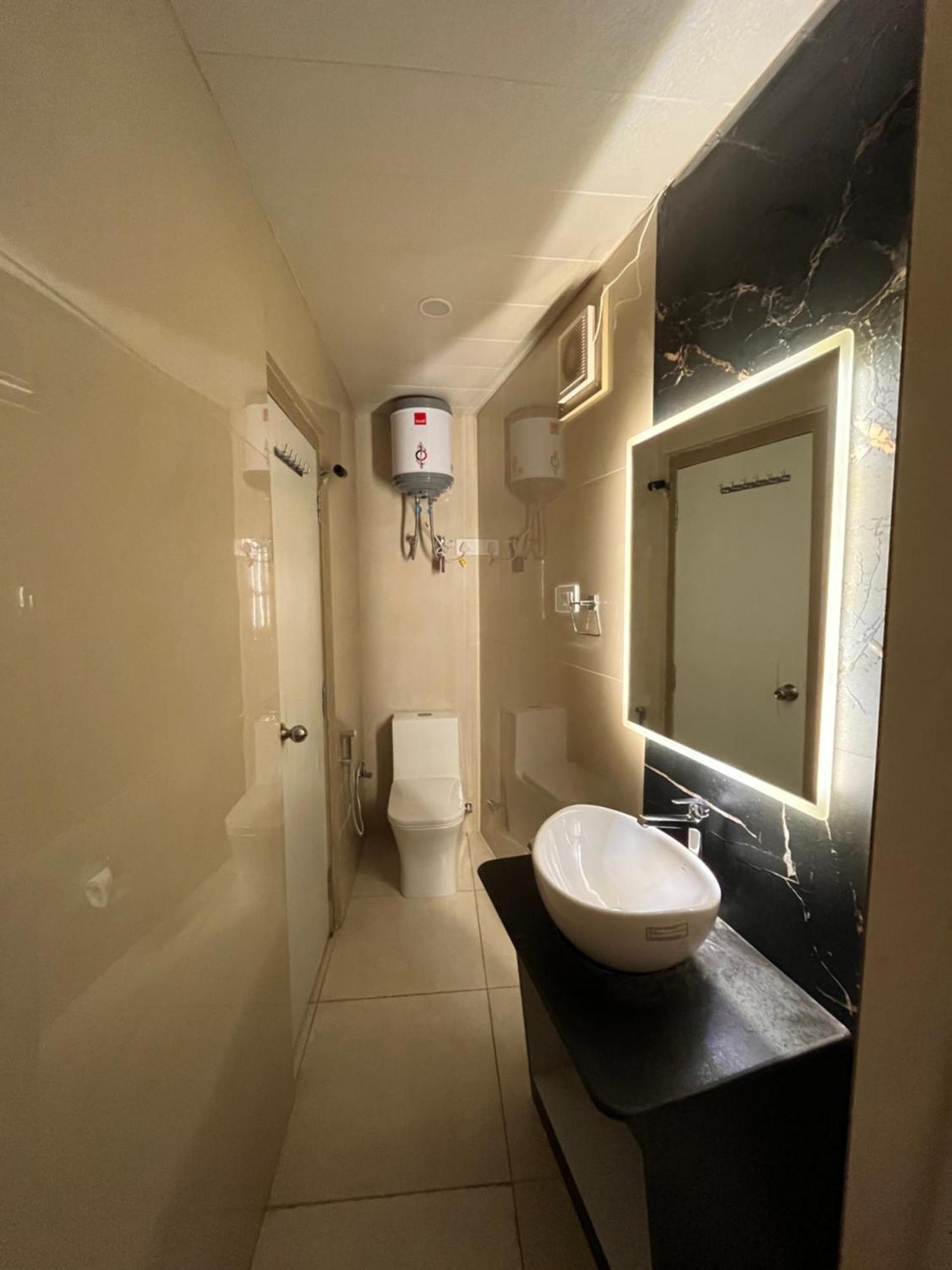 נייניטל Spruce Hill Hotel & Restro מראה חיצוני תמונה