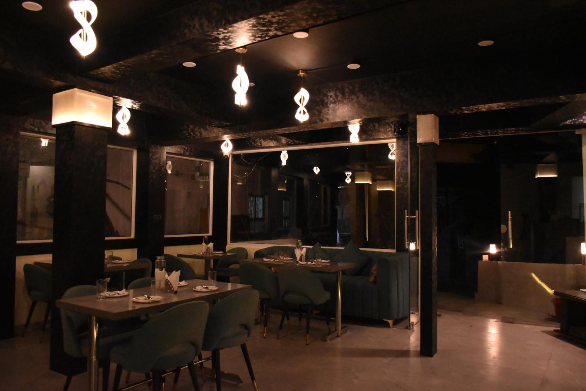 נייניטל Spruce Hill Hotel & Restro מראה חיצוני תמונה