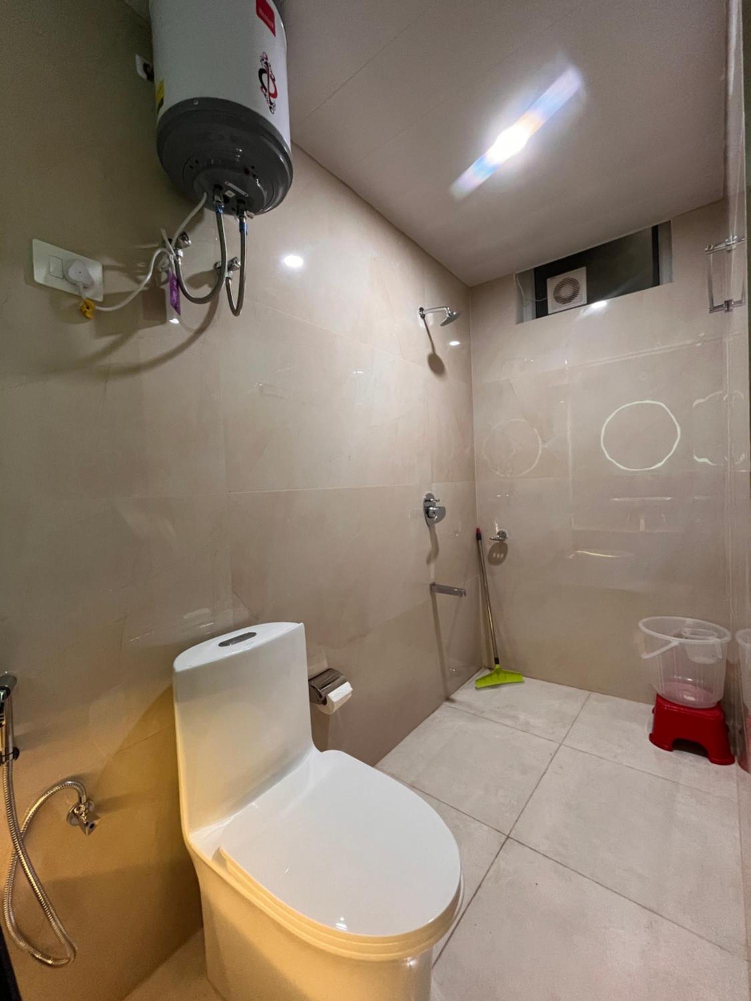 נייניטל Spruce Hill Hotel & Restro מראה חיצוני תמונה