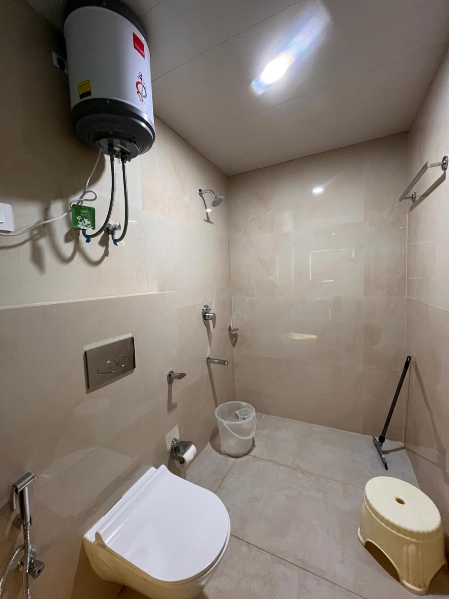 נייניטל Spruce Hill Hotel & Restro מראה חיצוני תמונה
